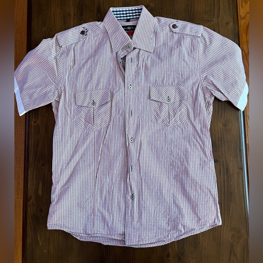 Men’s Stone Rose S/S Button Up. Size M